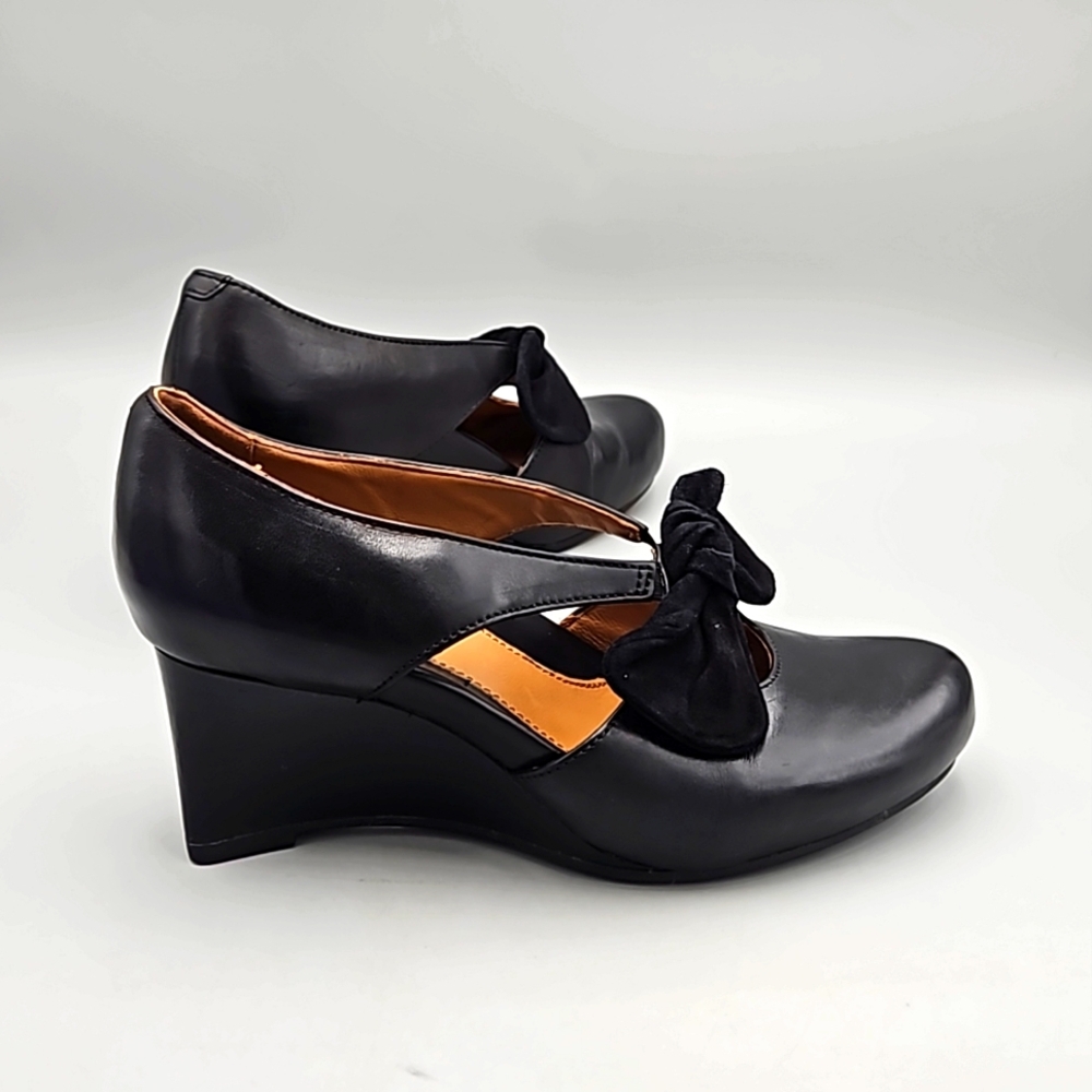 Earthies Bristol leather Women 7 B Mary Jane Heels